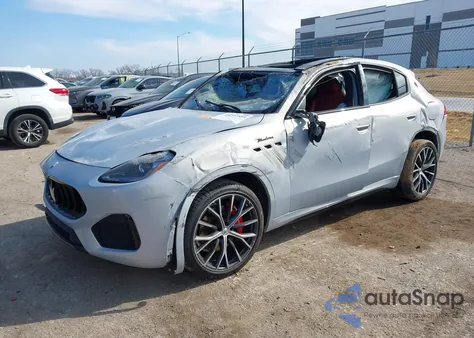 2023 Maserati Grecale Modena z USA, uszkodzony, nr VIN ZN682AVM4P7433772